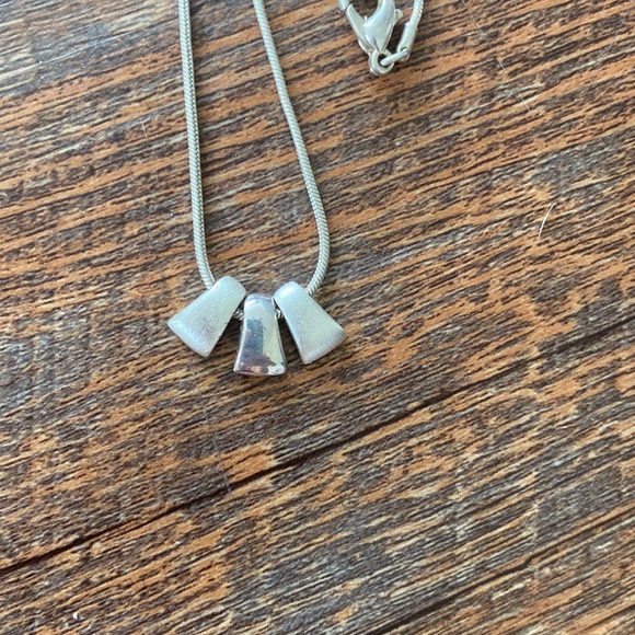 Simple two tone silver necklace - Picture 2 of 3